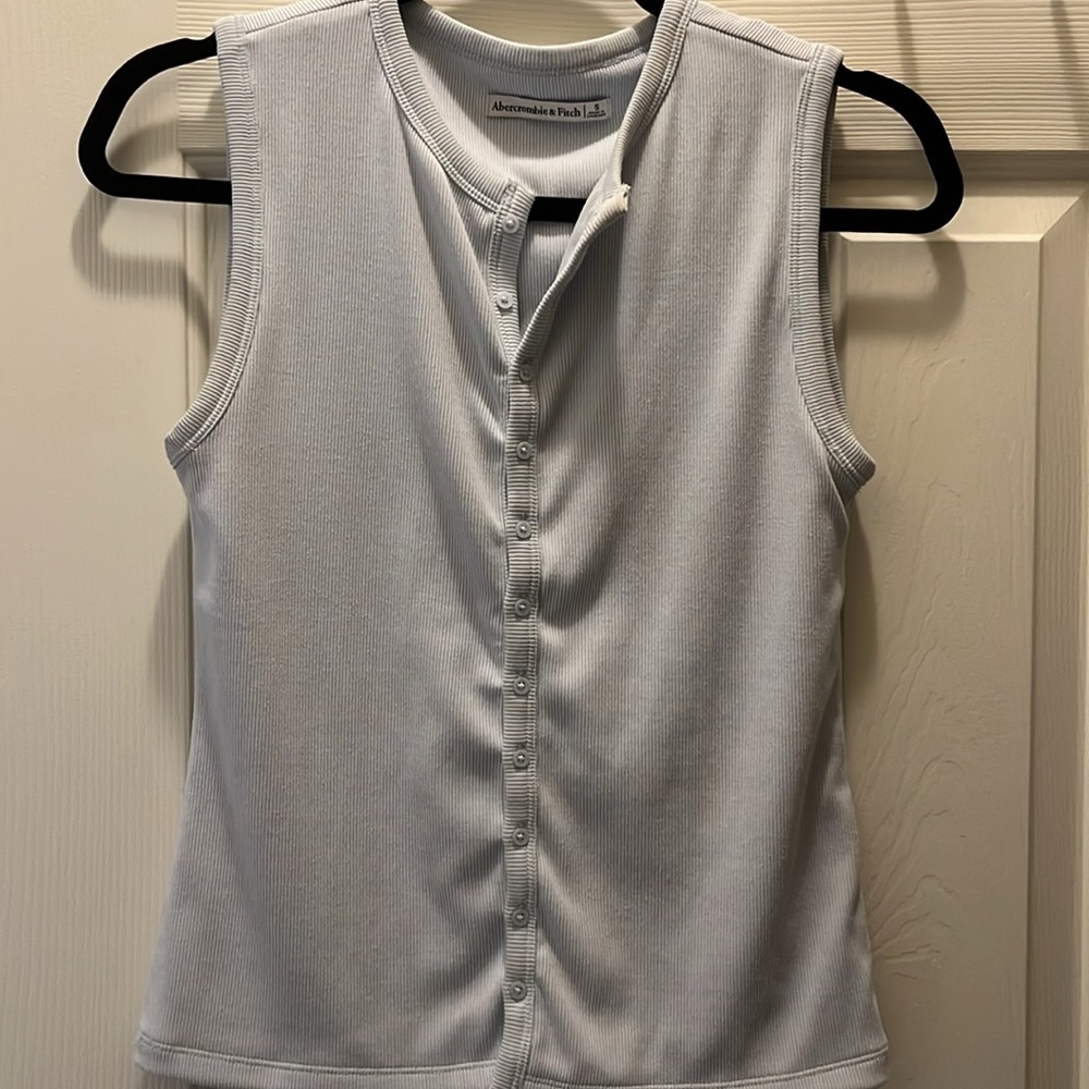 A&F Button front ribbed tank top